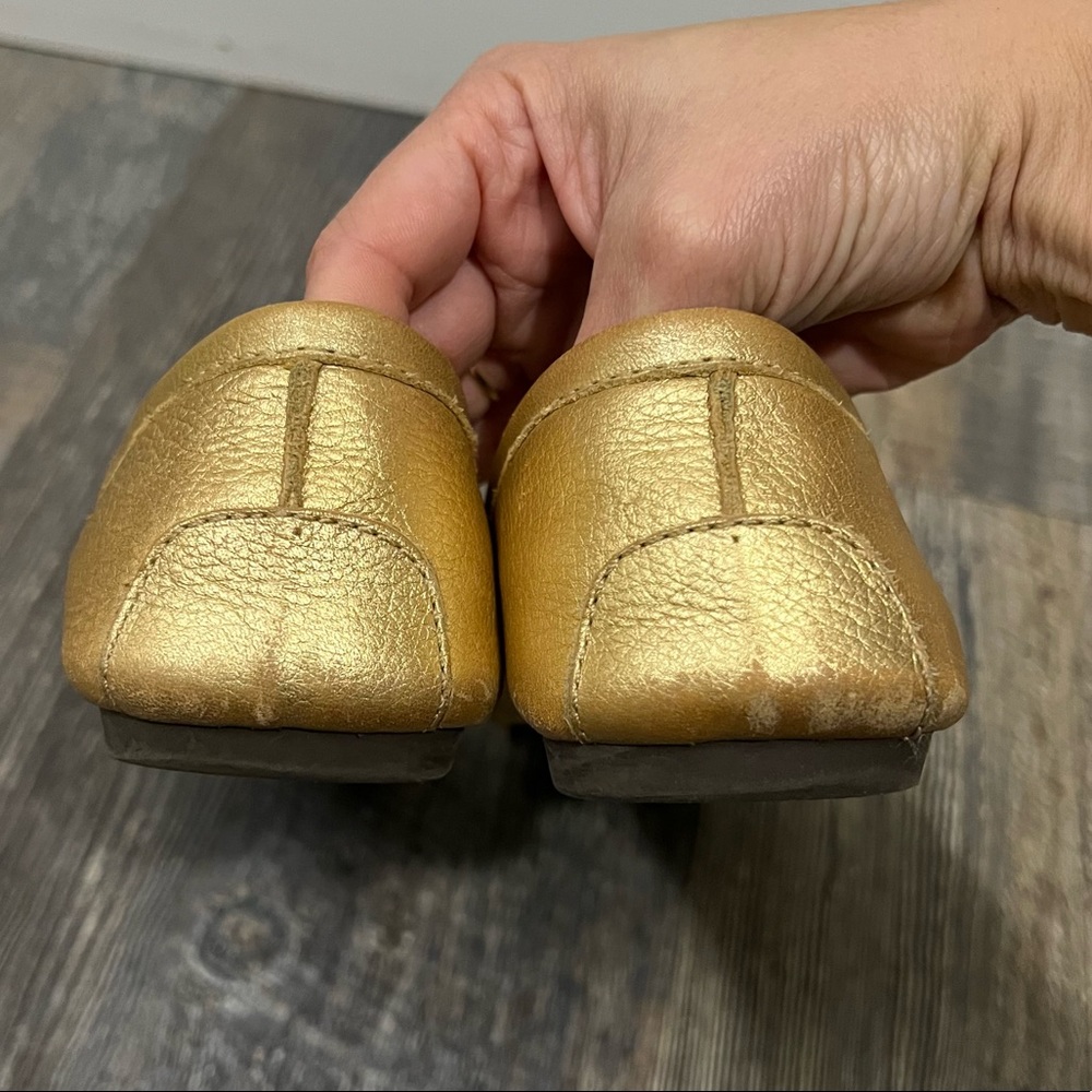 Lilly Pulitzer leather loafers flat shoes gold size 8.5 - Picture 5 of 10